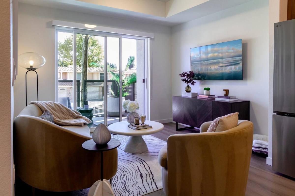House for rent at 7334 Topanga Canyon Boulevard, 7322 Topanga Canyon Blvd, Canoga Park, CA 91303