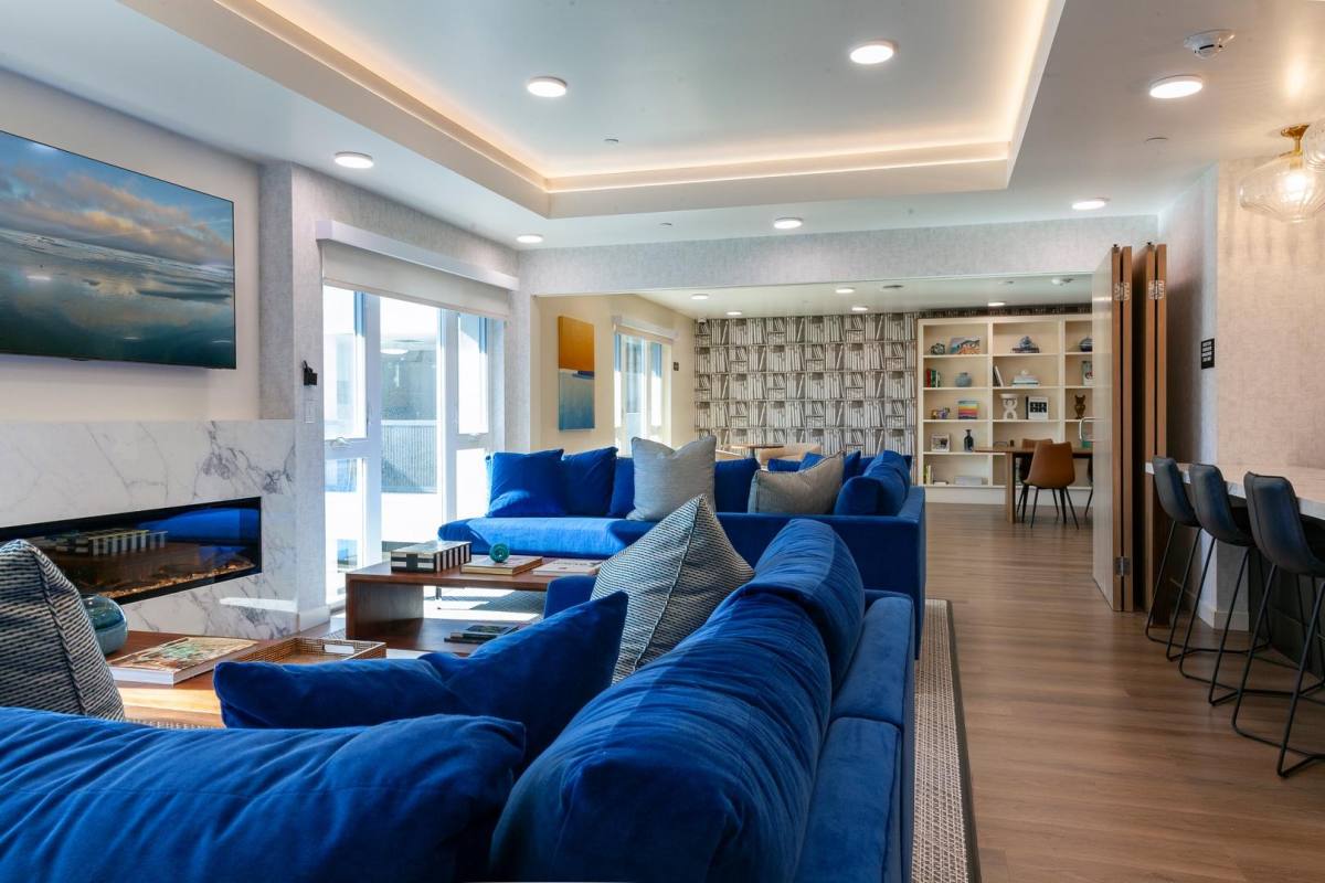 House for rent at 7334 Topanga Canyon Boulevard, 7322 Topanga Canyon Blvd, Canoga Park, CA 91303