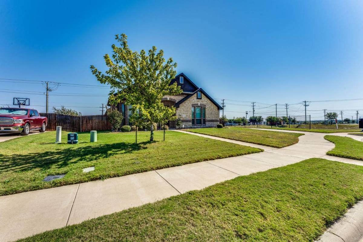 House for rent at 4822 Windfern Way, Midlothian, TX 76065