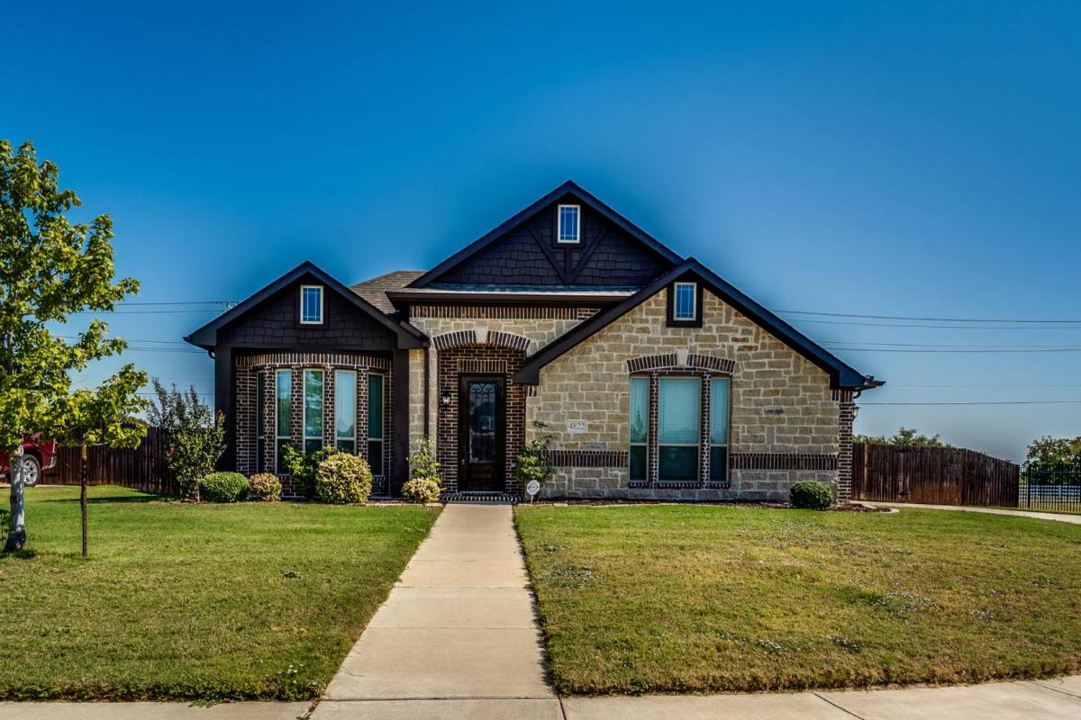 House for rent at 4822 Windfern Way, Midlothian, TX 76065