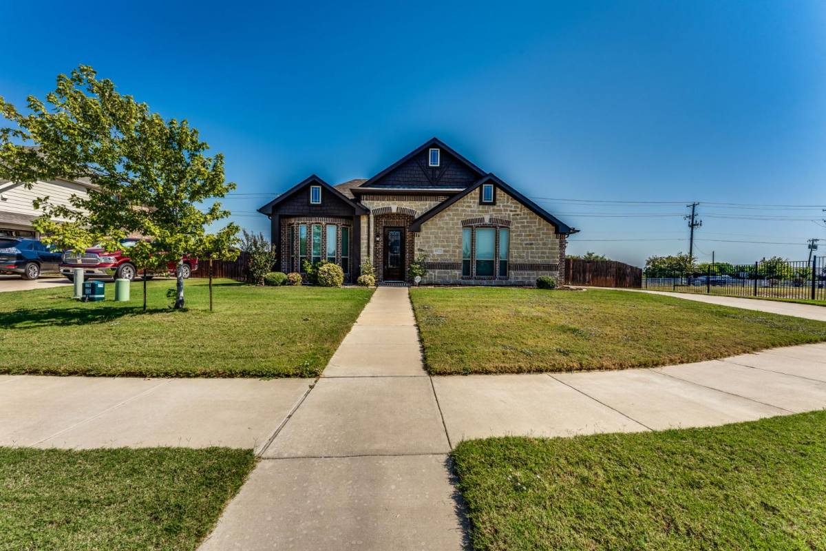 House for rent at 4822 Windfern Way, Midlothian, TX 76065