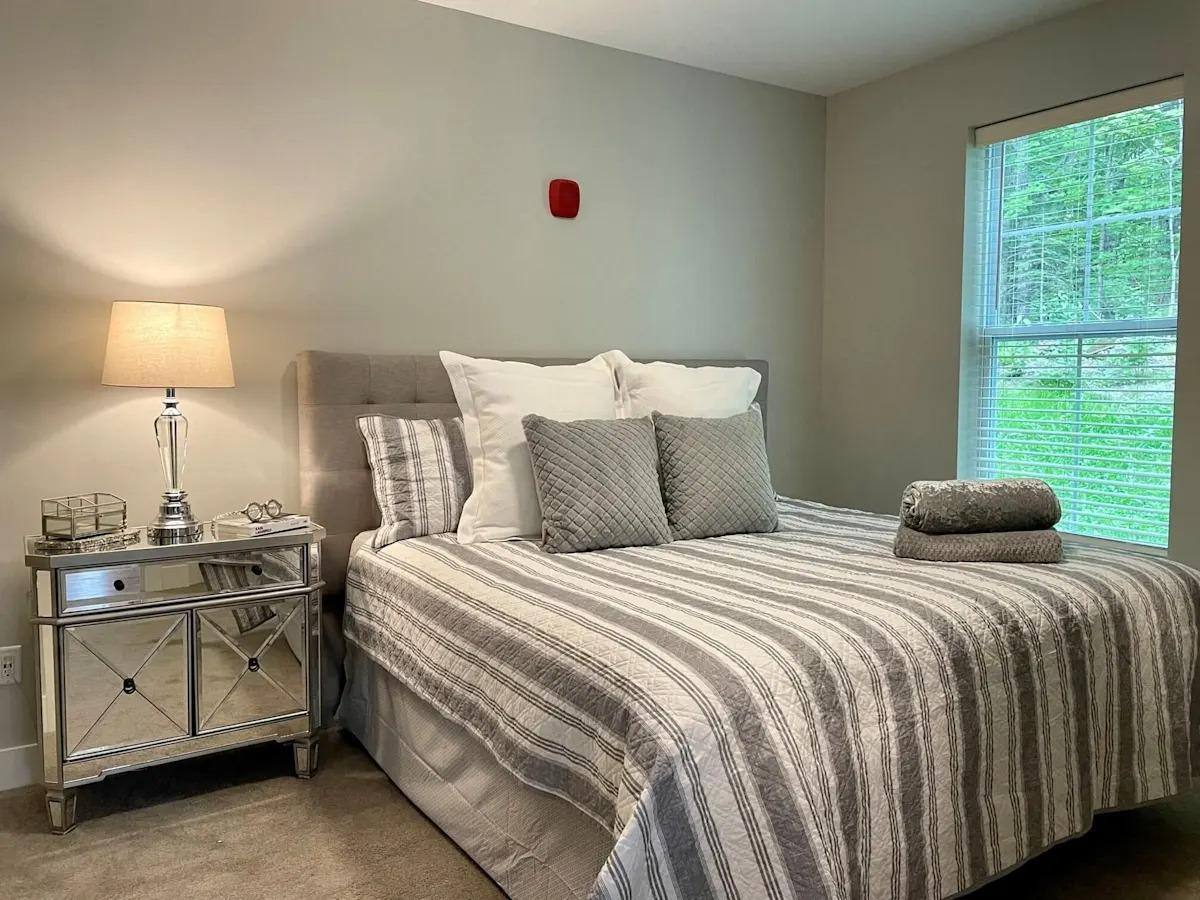 Apartment for rent at 2 Conway St, Freeport, ME 04032