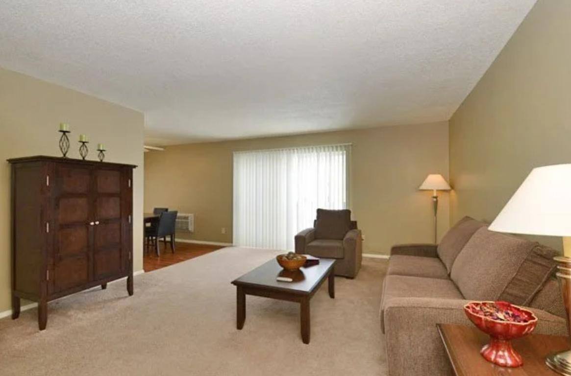 Apartment for rent at Amber Manor, 807 Ridge Dr, Dekalb, IL 60115