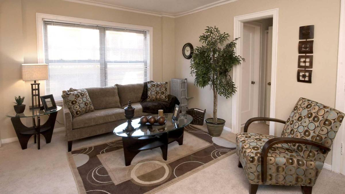 Apartment for rent at 6104 S Woodlawn Ave, Chicago, IL 60637