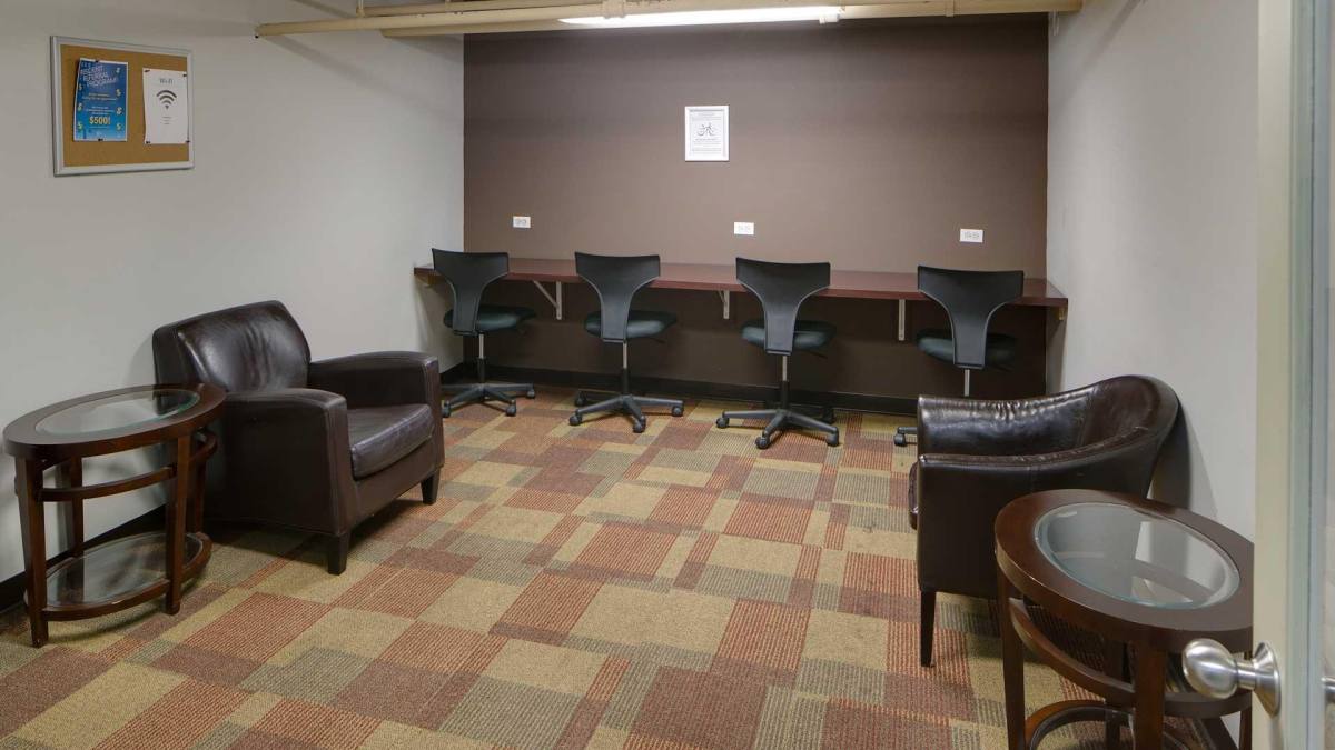 Apartment for rent at 6104 S Woodlawn Ave, Chicago, IL 60637