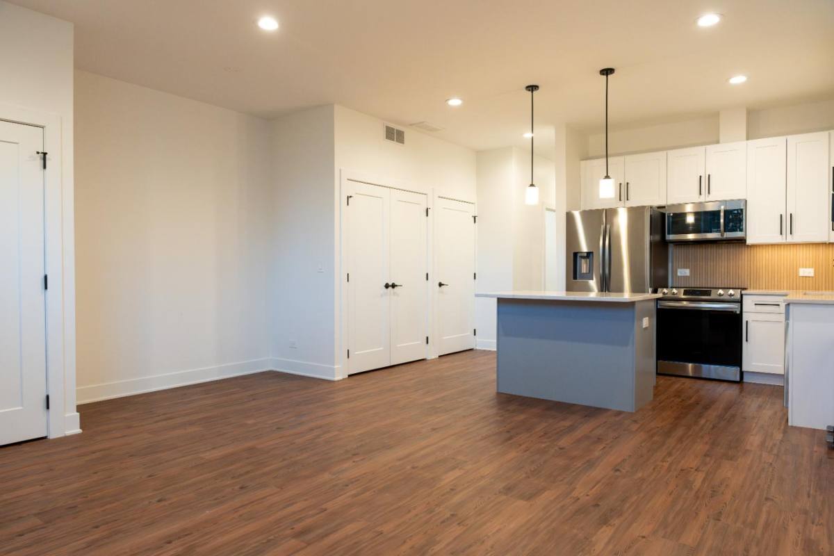 Apartment for rent at 6206 S St Lawrence Ave #GROUND, Chicago, IL 60637