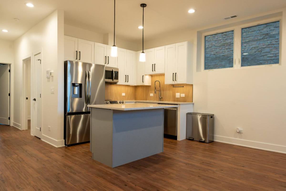 Apartment for rent at 6206 S St Lawrence Ave #GROUND, Chicago, IL 60637