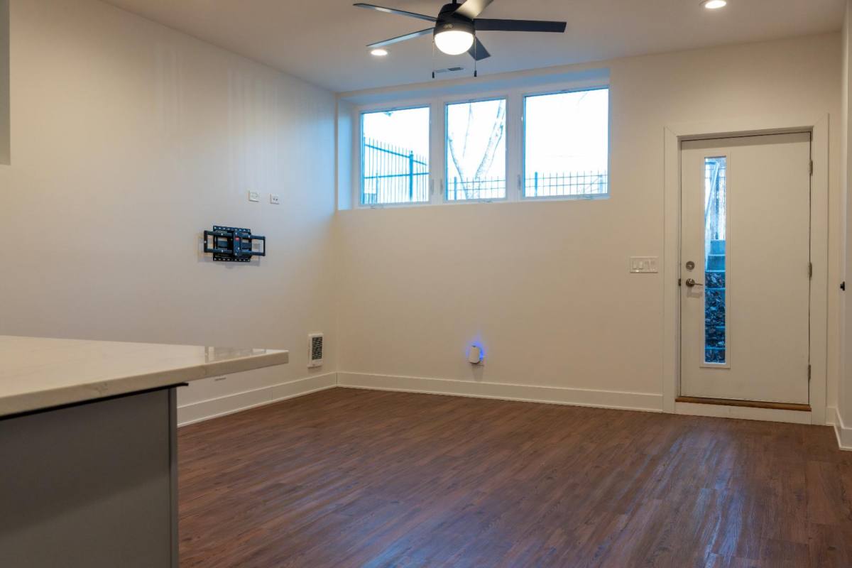 Apartment for rent at 6206 S St Lawrence Ave #GROUND, Chicago, IL 60637