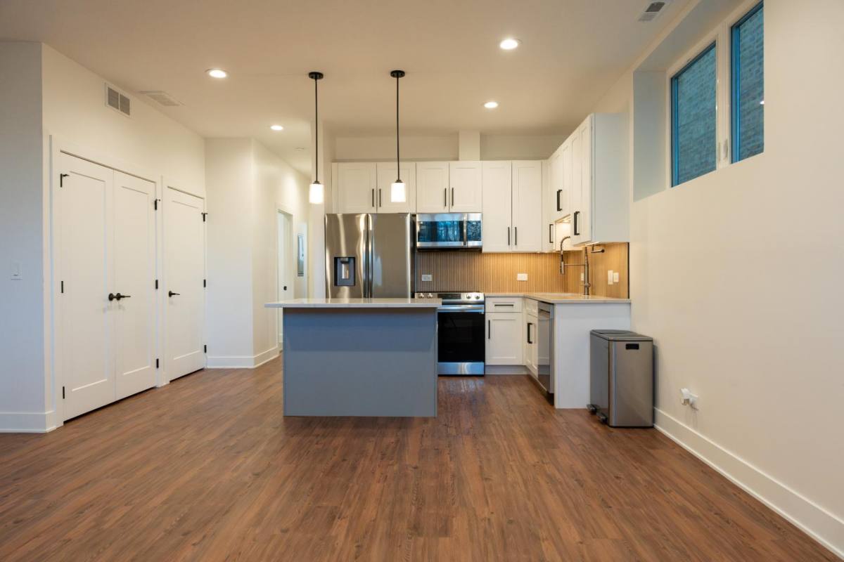 Apartment for rent at 6206 S St Lawrence Ave #GROUND, Chicago, IL 60637