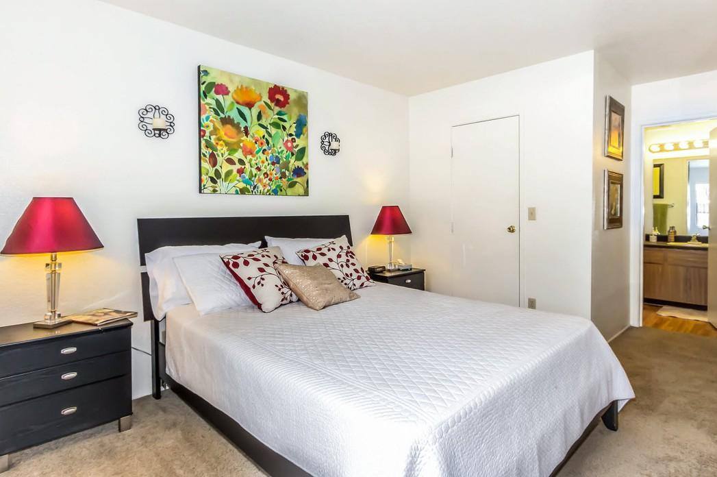 Apartment for rent at The Overlook at Pusch Ridge, 8851 N Oracle Rd, Tucson, AZ 85704