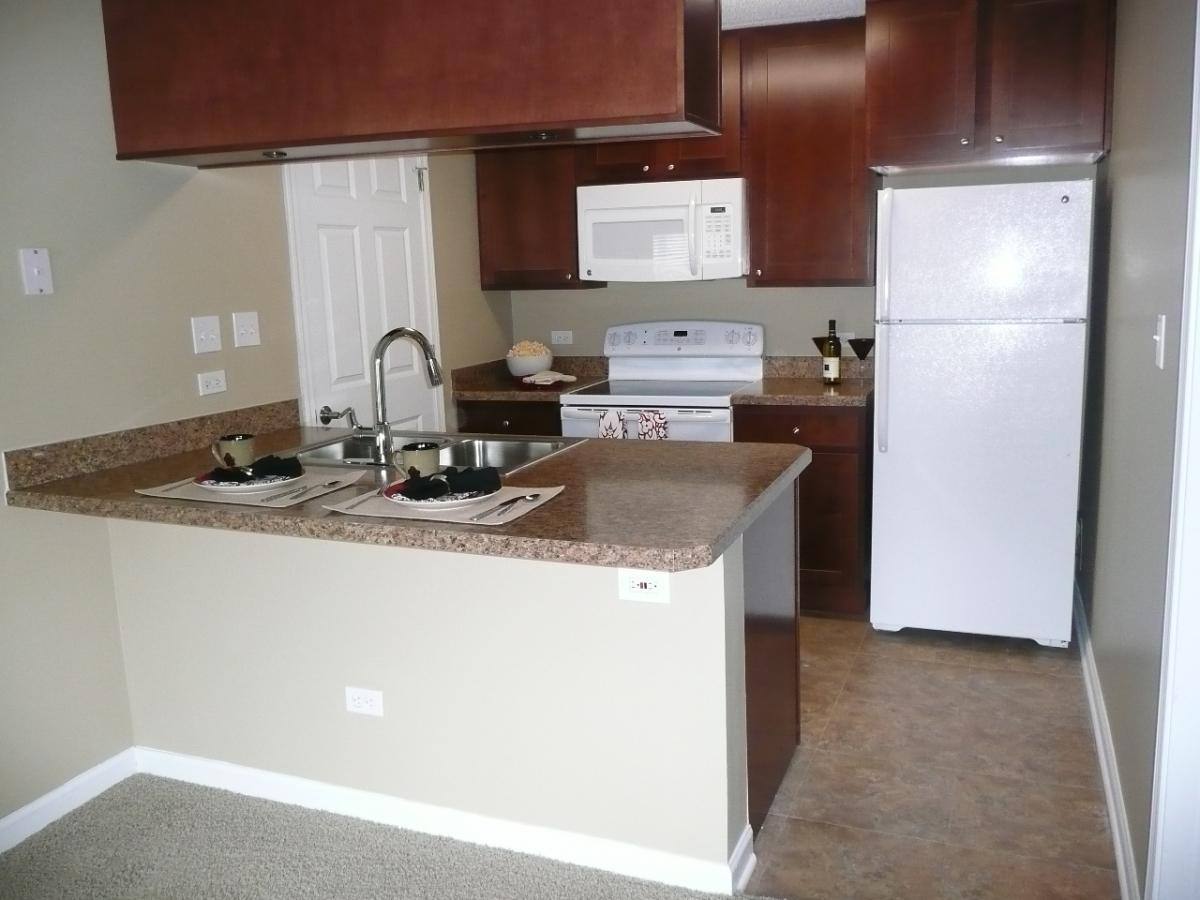 Apartment for rent at 1601 W Woods Dr, Arlington Heights, IL 60004