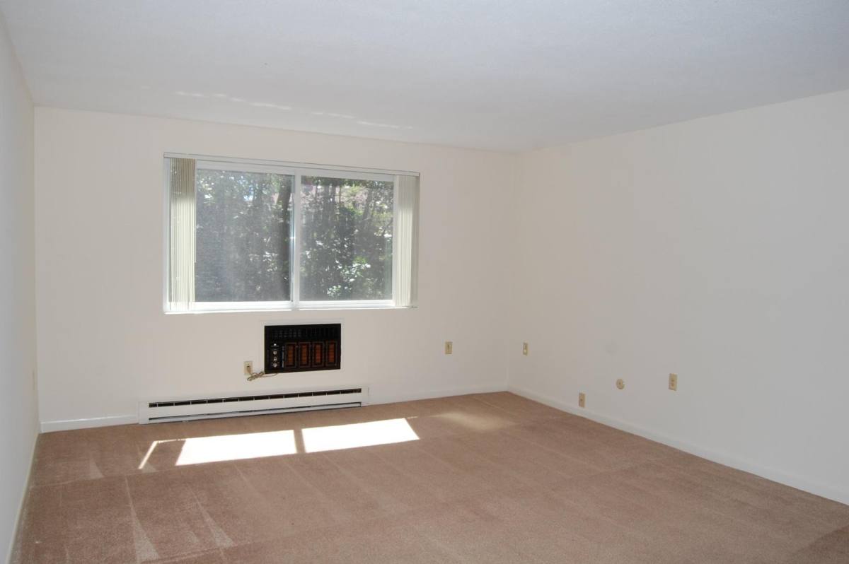 Apartment for rent at 18 E Meadow Lane, Lowell, MA 01854