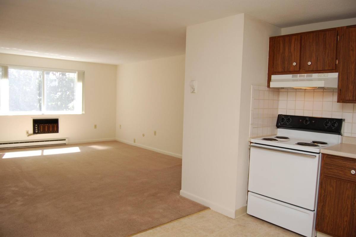 Apartment for rent at 18 E Meadow Lane, Lowell, MA 01854