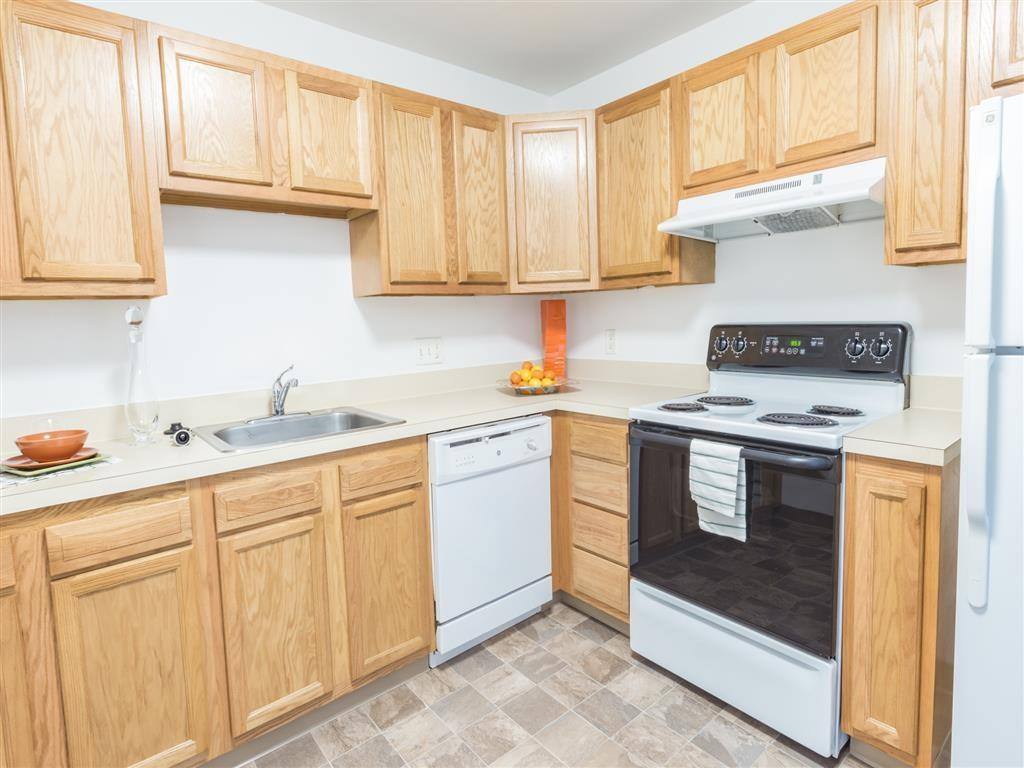 Apartment for rent at Glen Meadow, 300 Glen Meadow Rd, Franklin, MA 02038