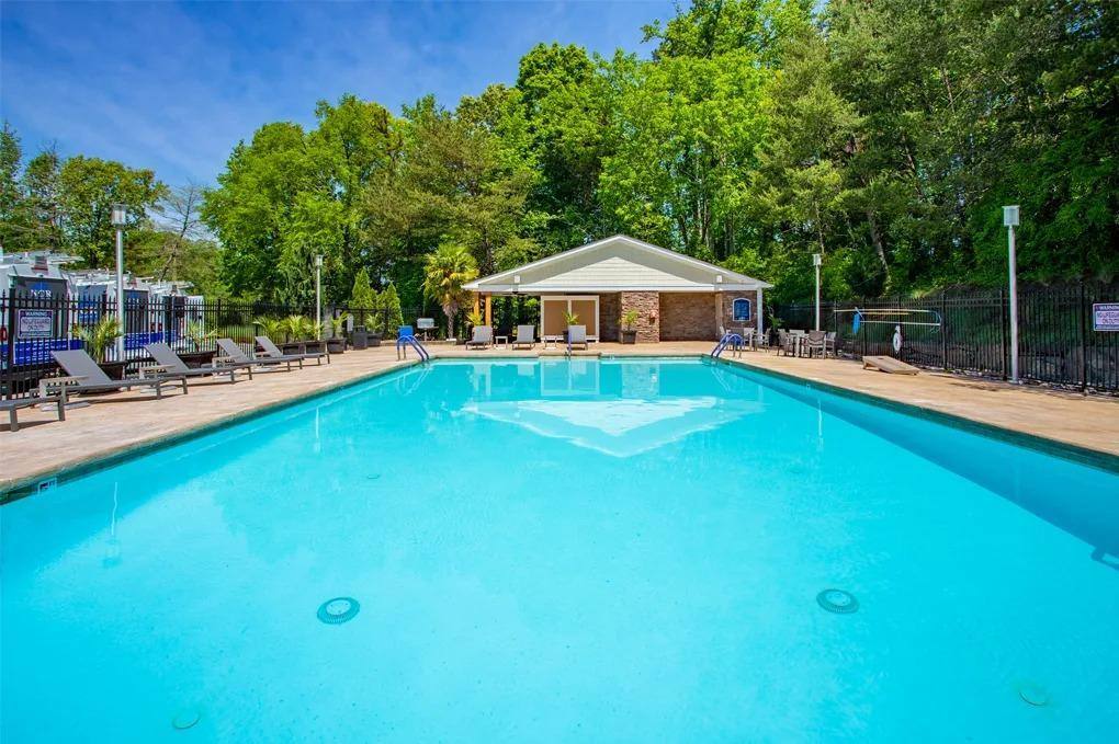 Apartment for rent at 3102 Commerce Place, Burlington, NC 27215