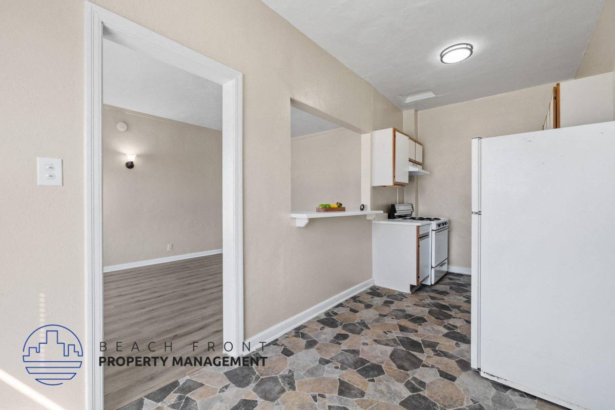 Apartment for rent at 418 North Normandie Avenue, 418 S Normandie Ave, Los Angeles, CA 90020