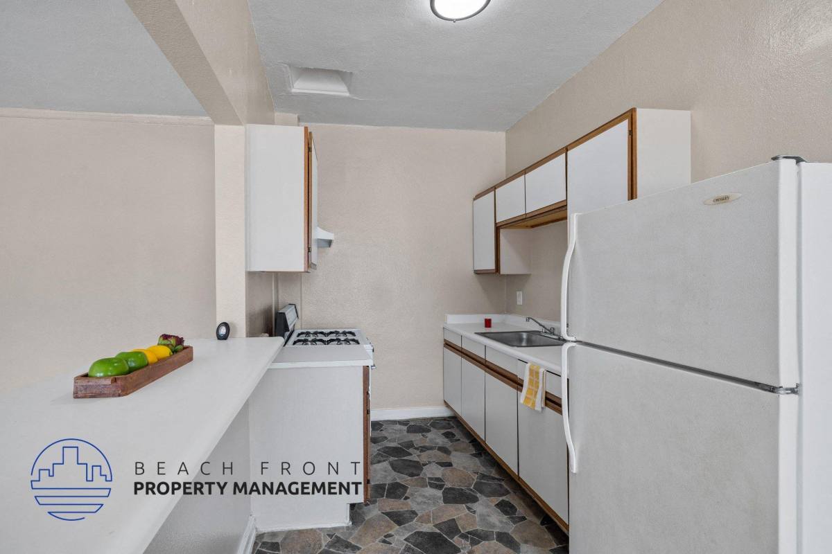 Apartment for rent at 418 North Normandie Avenue, 418 S Normandie Ave, Los Angeles, CA 90020
