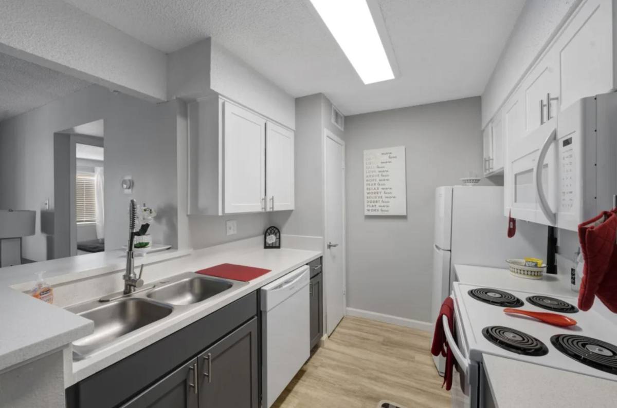 Apartment for rent at Ambassador East, 8911 Northeastern Blvd NE, Albuquerque, NM 87112