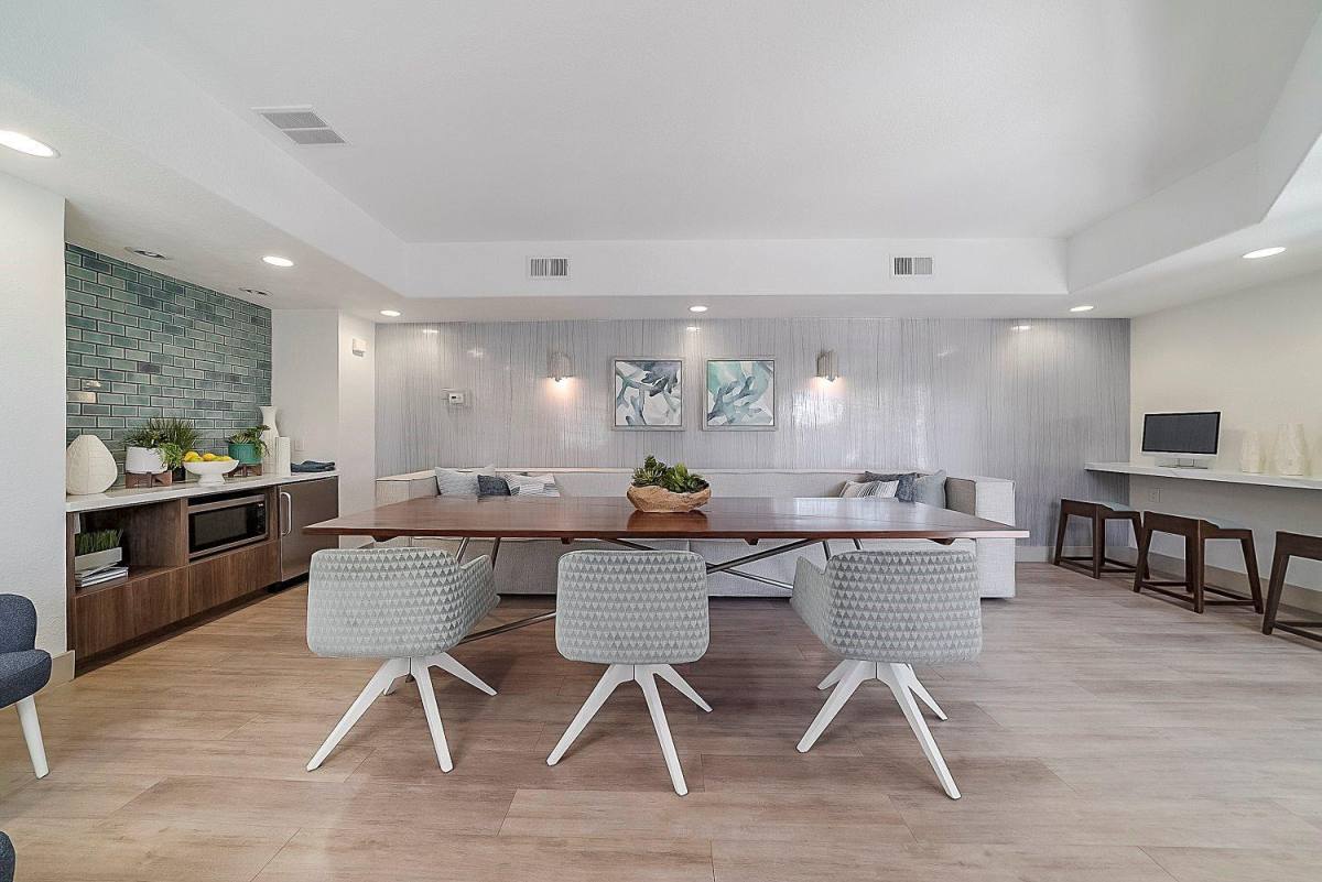 Apartment for rent at El Paseo Apartment Homes, 14901 Newport Ave #130, Tustin, CA 92780