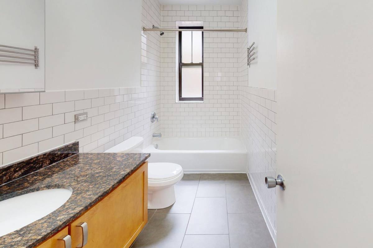 Apartment for rent at 5320 S Drexel Blvd, Chicago, IL 60615