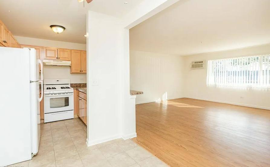 Apartment for rent at Western Oaks Condos, 1200 Kings Circle, West Chicago, IL 60185