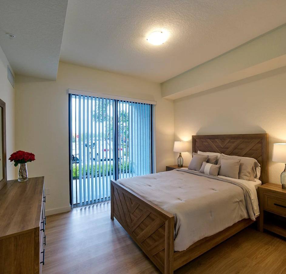Apartment for rent at 990 Powerline Rd, Pompano Beach, FL 33069