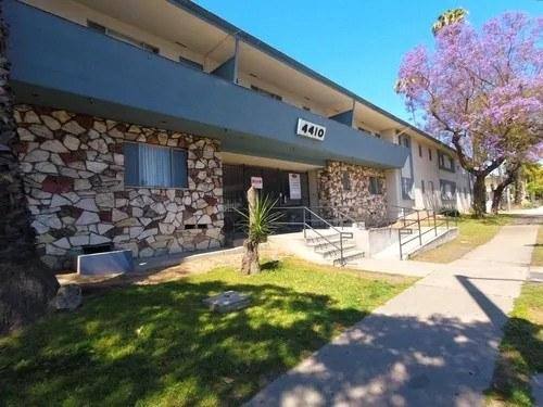 Apartment for rent at 4410 W Martin Luther King Jr Boulevard, 4410 Martin Luther King Blvd, Los Angeles, CA 90008