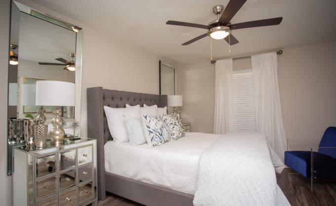 Apartment for rent at 2877 W Walnut Hill Lane, Irving, TX 75038