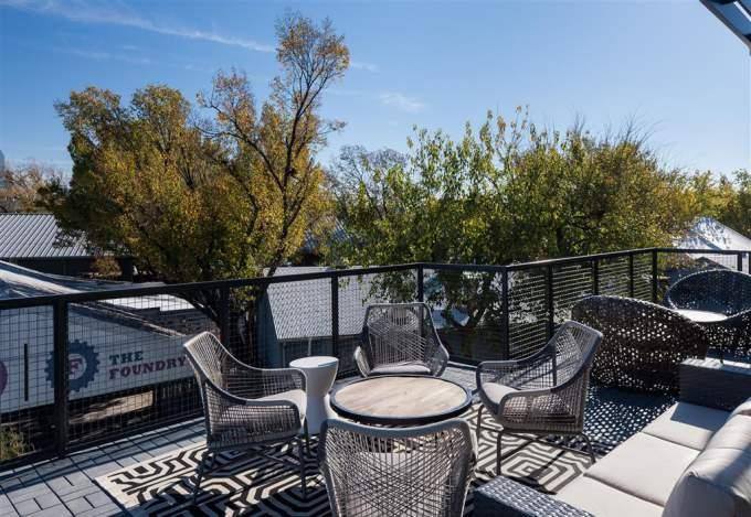 Apartment for rent at 604 Fort Worth Ave, Dallas, TX 75208