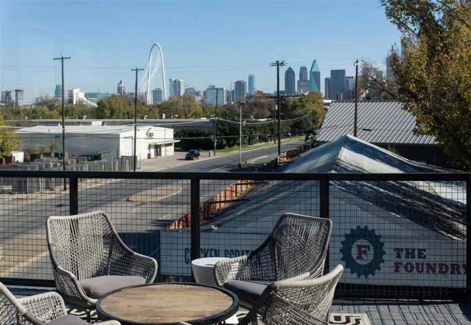 Apartment for rent at 604 Fort Worth Ave, Dallas, TX 75208