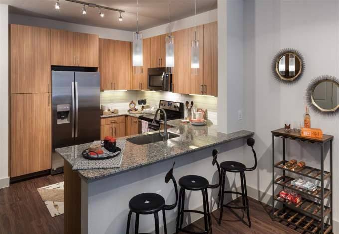 Apartment for rent at 604 Fort Worth Ave, Dallas, TX 75208
