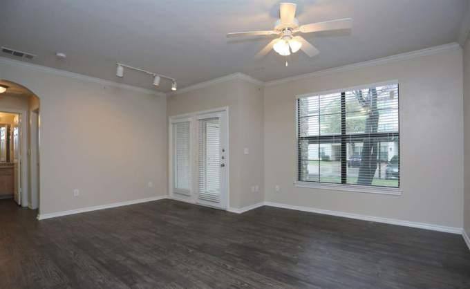 Apartment for rent at 1531 Duncanville Rd #1121, Dallas, TX 75211