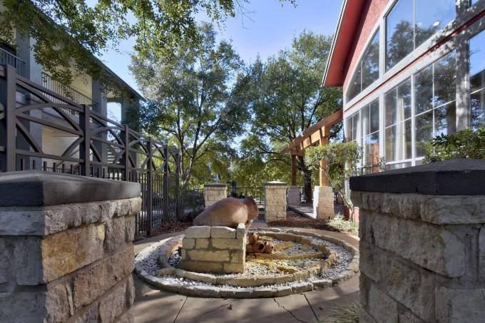 Apartment for rent at 7631 US-Highway 290 W, Austin, TX 78736