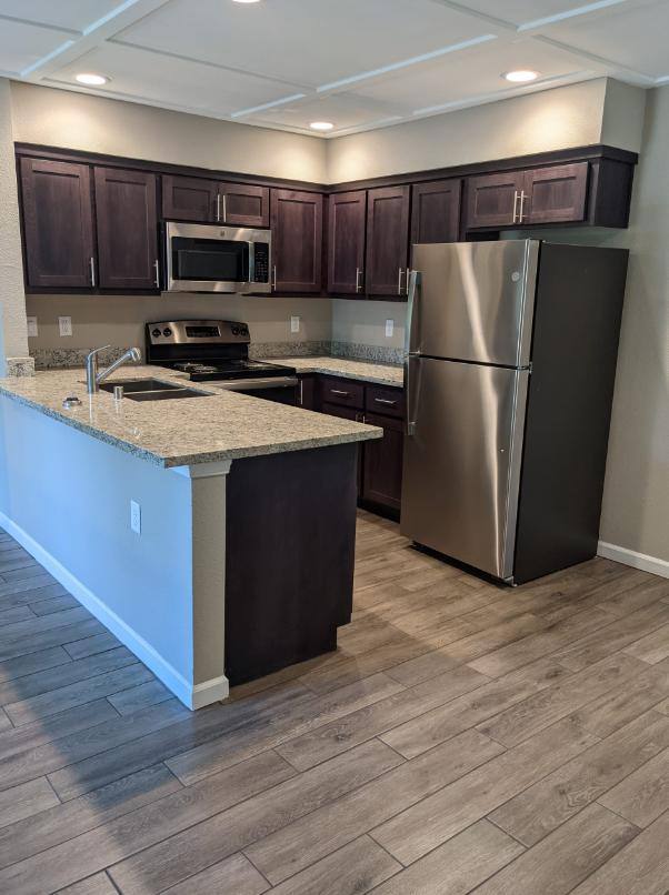 Apartment for rent at Creekside Colony, 7951 Kingswood Dr, Citrus Heights, CA 95610