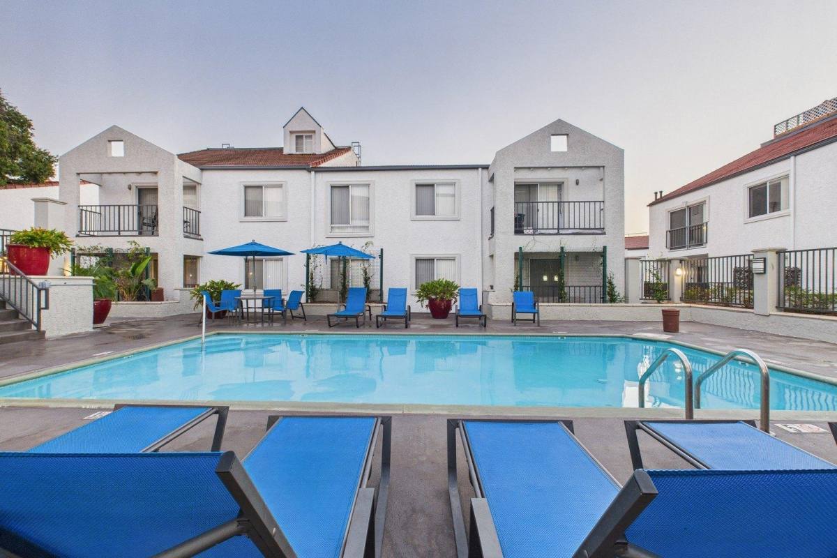 Apartment for rent at Town Center, 333 Andover Dr, Burbank, CA 91504