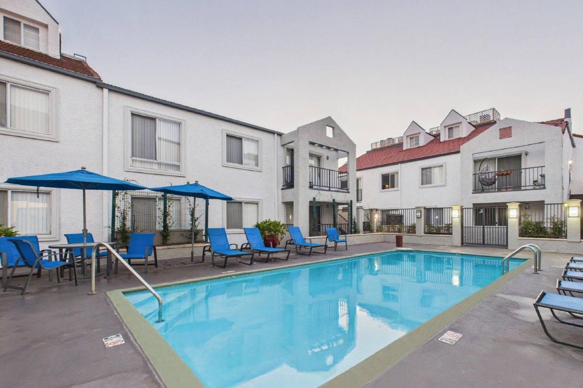 Apartment for rent at Town Center, 333 Andover Dr, Burbank, CA 91504