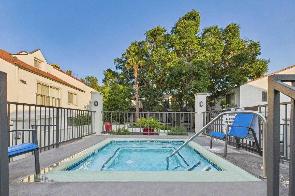 Apartment for rent at Town Center, 333 Andover Dr, Burbank, CA 91504