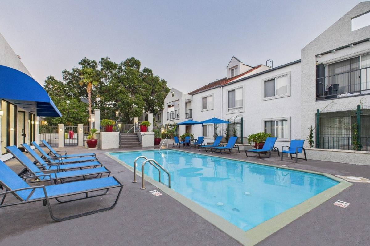 Apartment for rent at Town Center, 333 Andover Dr, Burbank, CA 91504