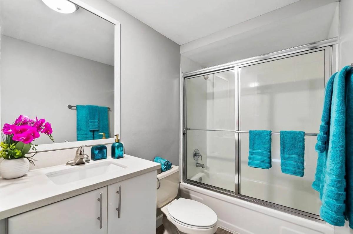 Apartment for rent at 520 NE 20th St, Fort Lauderdale, FL 33305