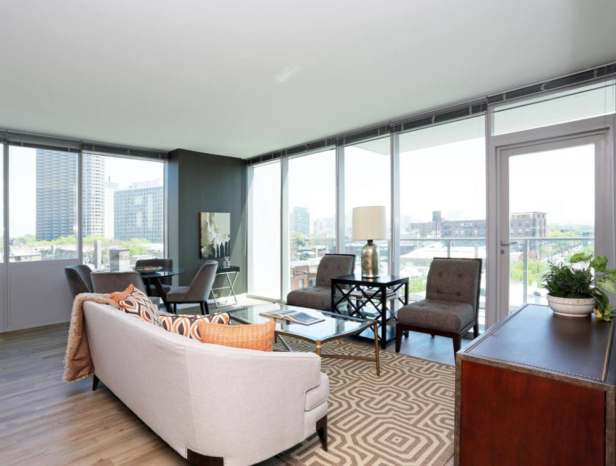 Apartment for rent at 3740 N Halsted St, Chicago, IL 60613