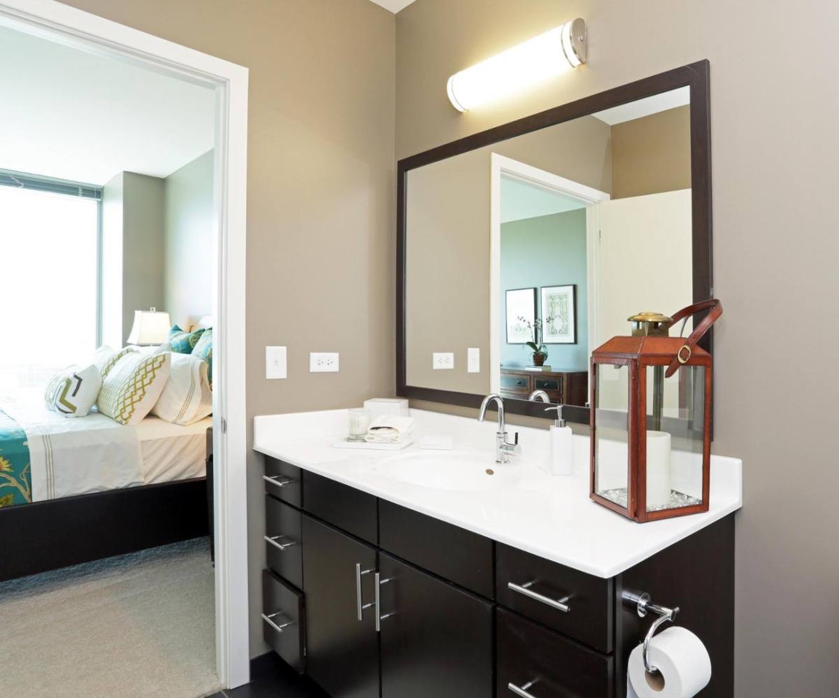 Apartment for rent at 3740 N Halsted St, Chicago, IL 60613