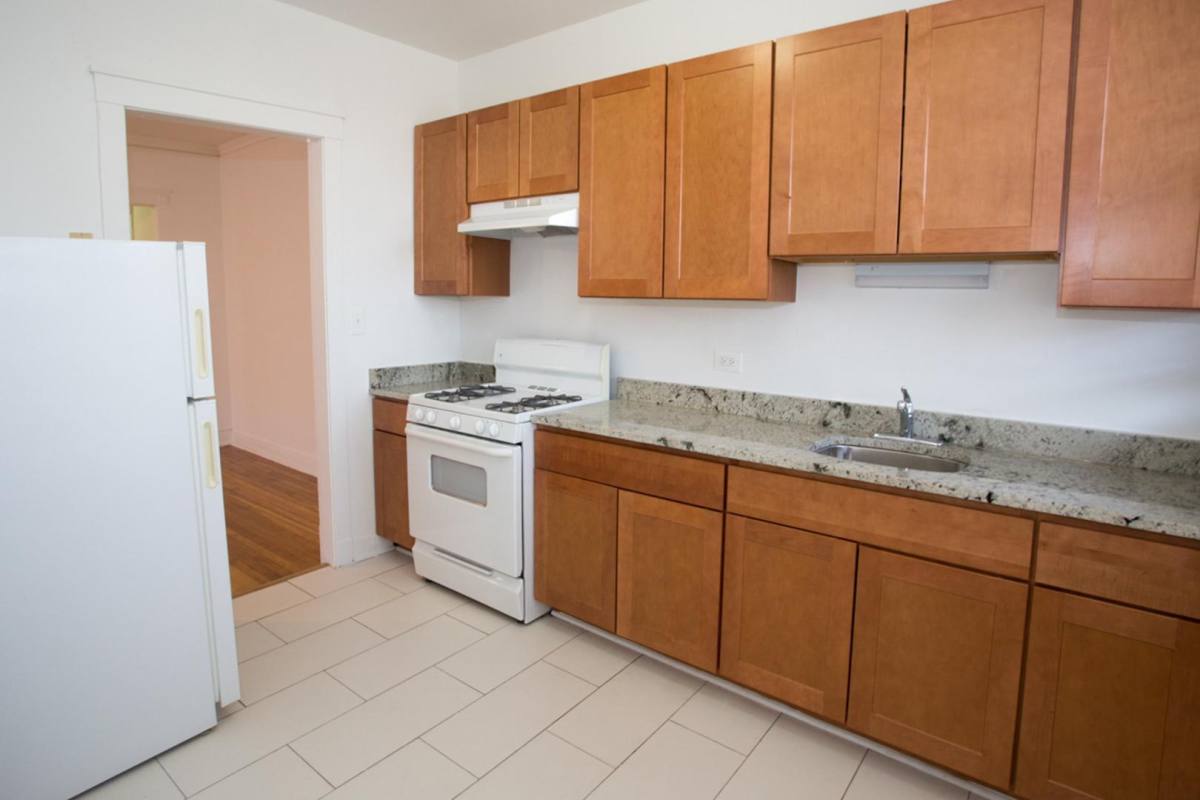 Apartment for rent at 5339 S Woodlawn Ave, Chicago, IL 60615