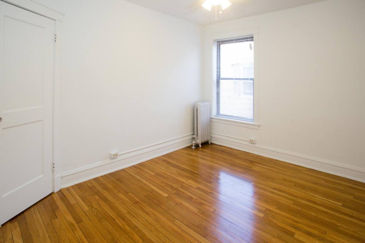 Apartment for rent at 5339 S Woodlawn Ave, Chicago, IL 60615