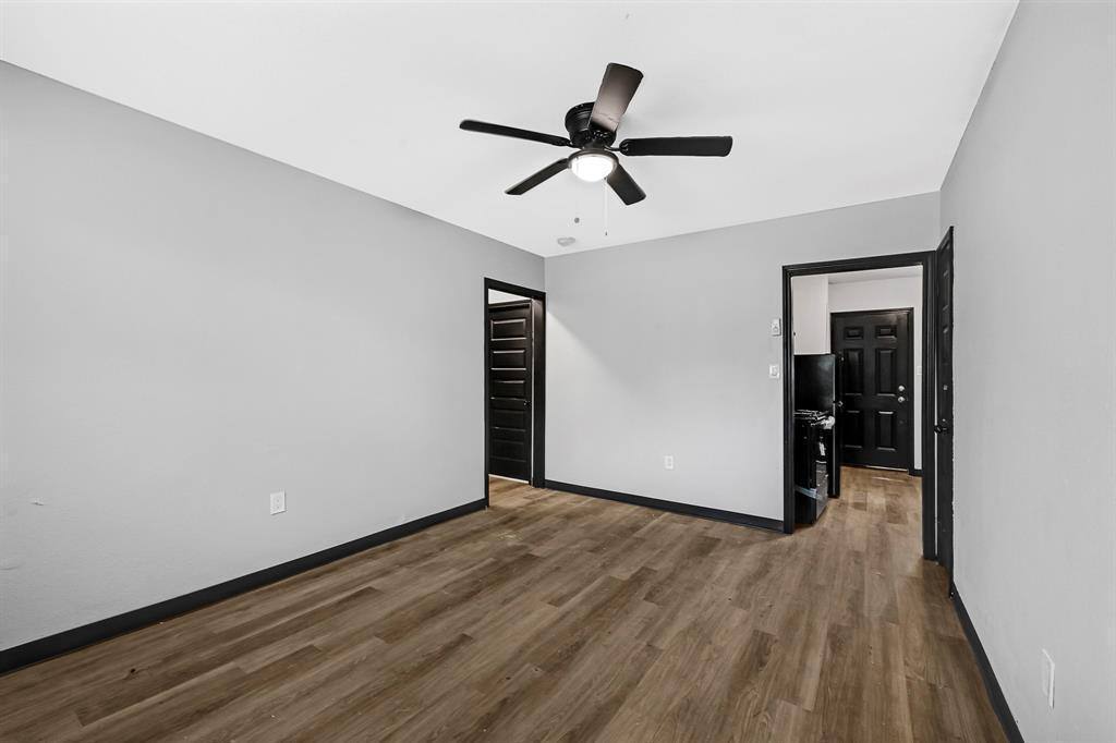 Apartment for rent at 7210 Dahlia St, Houston, TX 77012