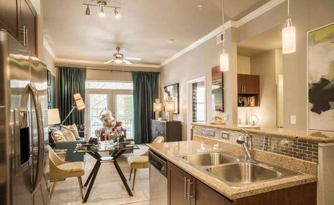 Apartment for rent at 15777 Quorum Dr, Addison, TX 75001