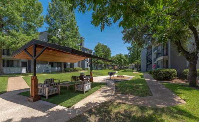 Apartment for rent at 8800 Saddlehorn Dr, Irving, TX 75063