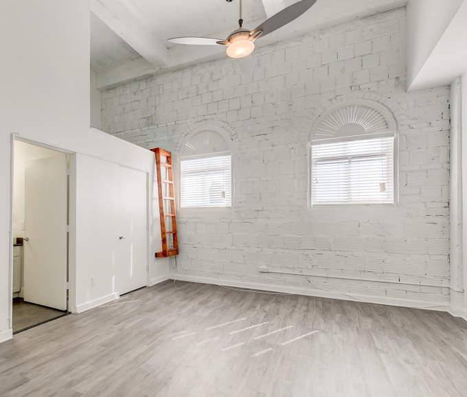 Apartment for rent at 410 W 7th St, Fort Worth, TX 76102