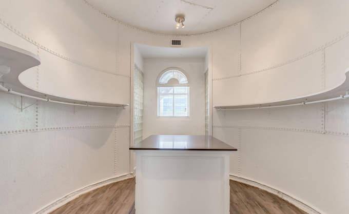 Apartment for rent at 410 W 7th St, Fort Worth, TX 76102