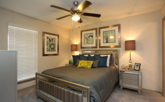 Apartment for rent at 333 E Denton Dr, Euless, TX 76039