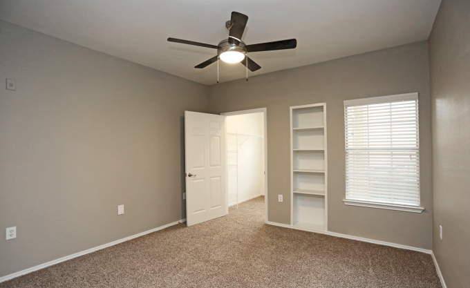 Apartment for rent at 2775 N State Highway 360 Service Rd E, Grand Prairie, TX 75050